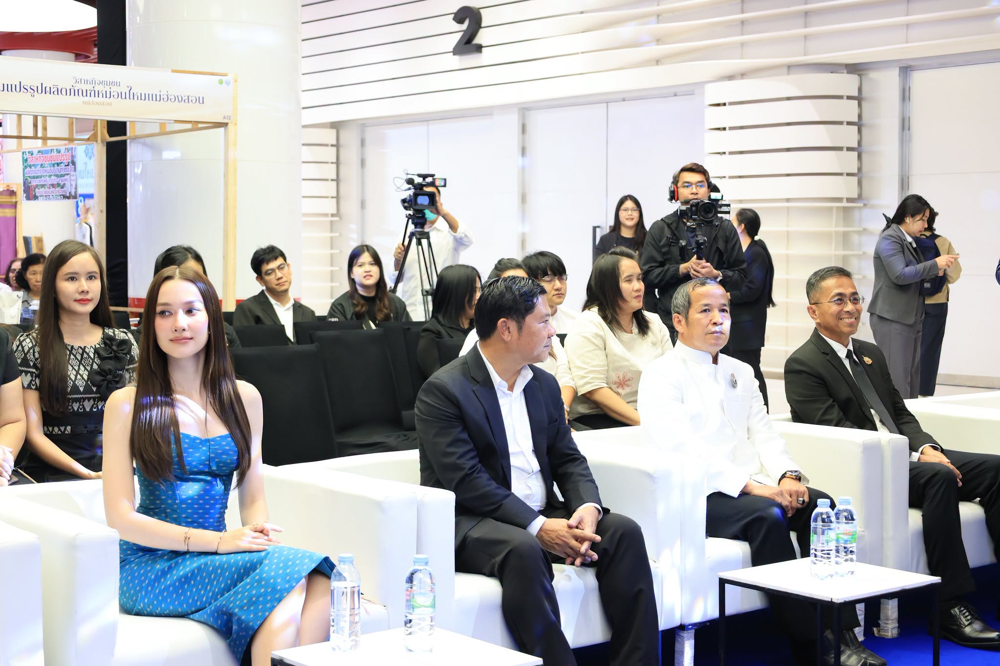 title - ส.ป.ก. ร่วมเป็นเกียรติในพิธีเปิดงานโครงการประชาสัมพันธ์และส่งเสริมการจำหน่ายผ้าไหมและผลิตภัณฑ์หม่อนไหมสัญจร ณ กรุงเทพมหานครและจังหวัดนนทบุรี ครั้งที่ 2